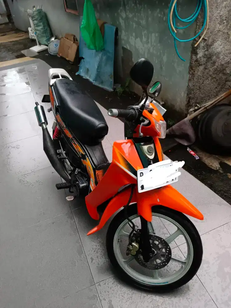 Dijual motor F1ZR tahun 2002