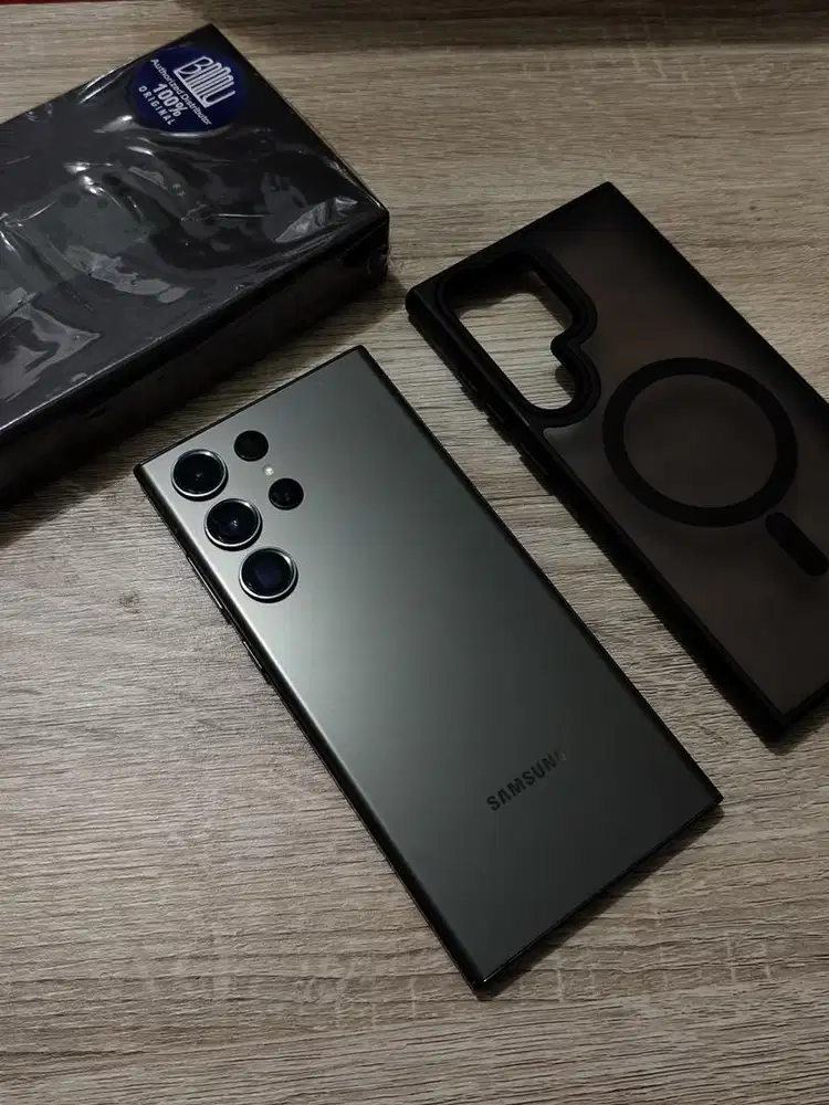 Samsung s23 ultra 12/256 sein (mines lcd udah gantian)
