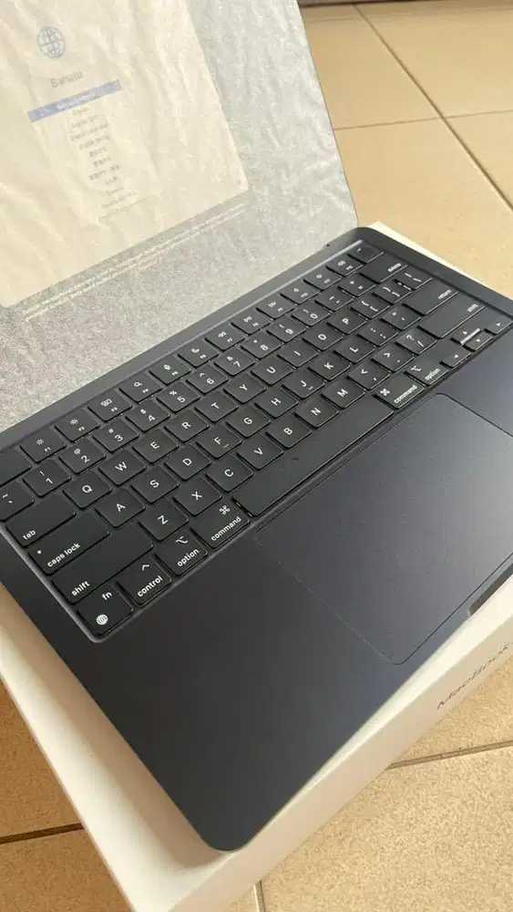 BNOB MacBook Air M2 16/256 Midnight Resmi Mint Condition