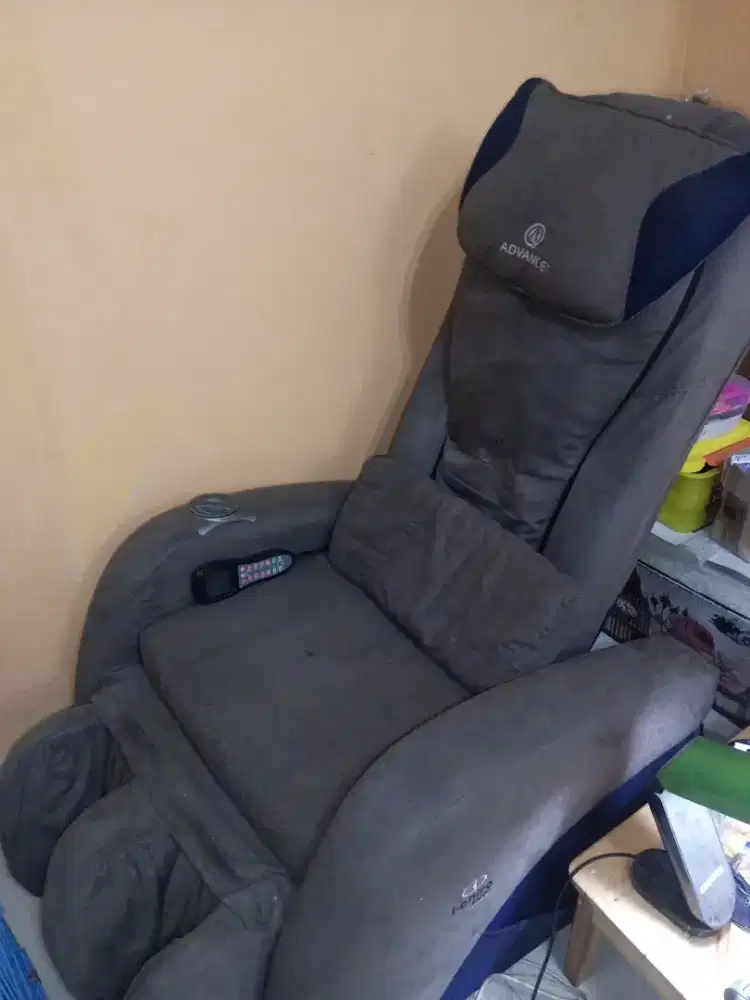 Bangku pijat advance