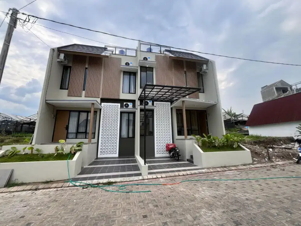 Villa Mewah Batu Suasana Sejuk! Full Furnish + Free Kolam Renang, Siap Liburan/Sewa