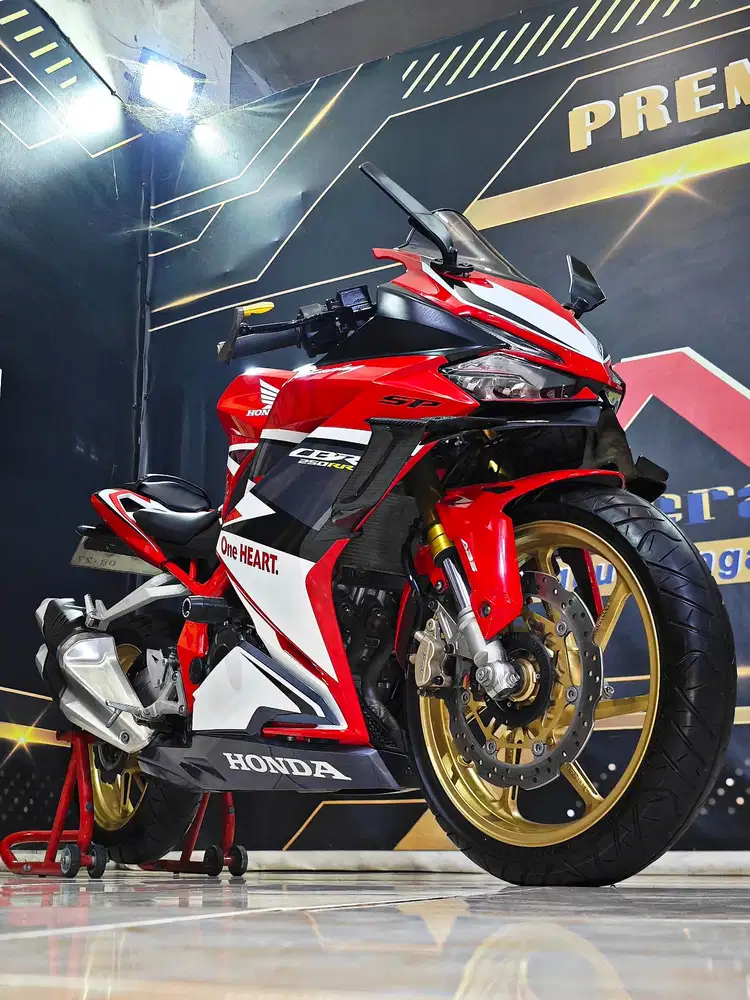 Cbr 250 RR ABS SP Racing Red Odo15rb mulus mwh. Anugerah motor rungkut