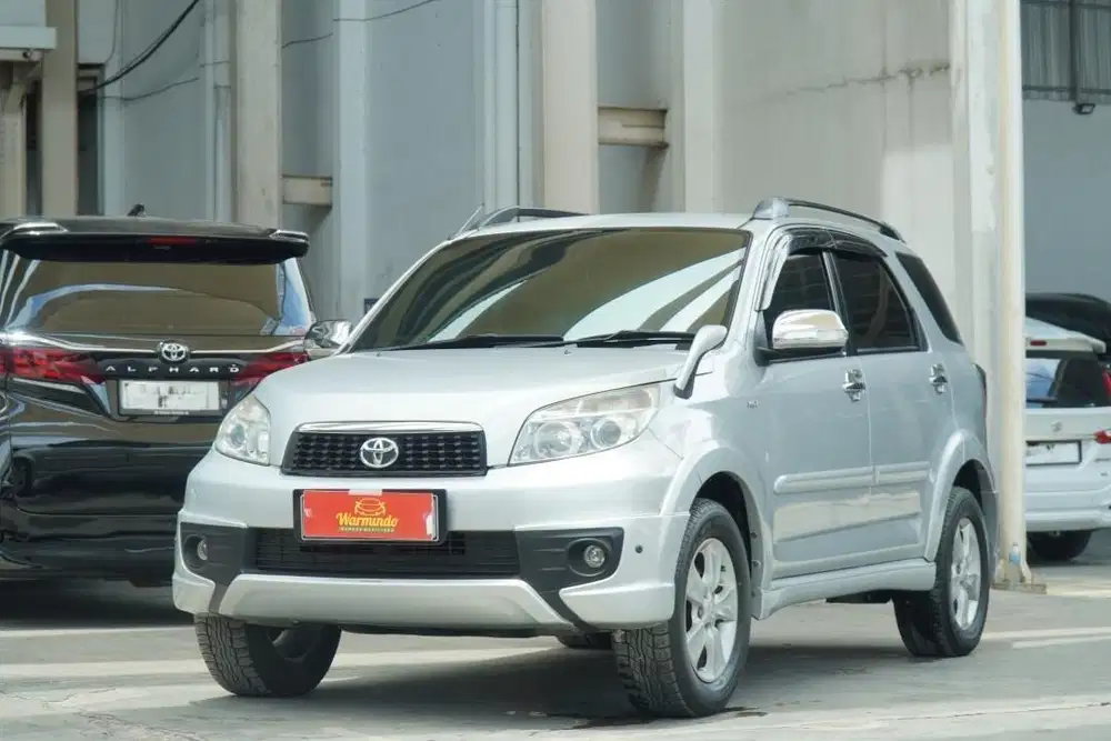 Toyota Rush S Matic tahun 2014 silver Rush Konde AT DP minim 13 juta