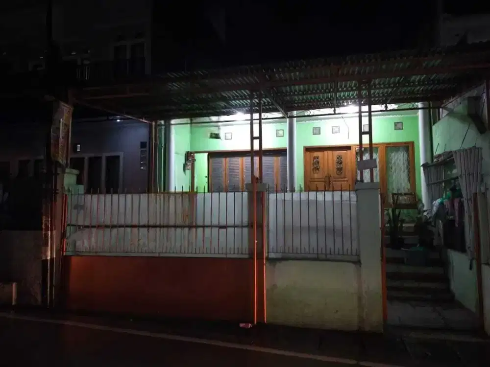 Rumah Cigadung Pinggir Jalan cocok Untuk Usaha Rumah Makan atau lainya