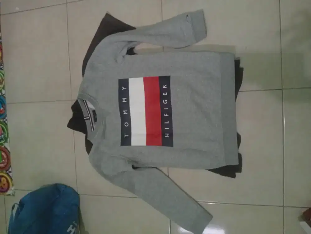 switer tommy hilfige*
