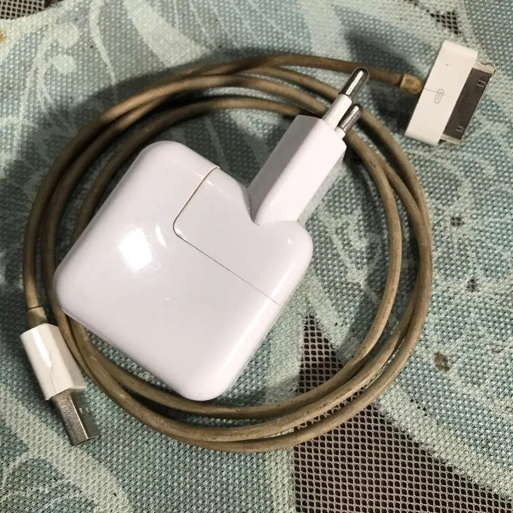 kabel USB charger iPad iPhone lawas 30 pin