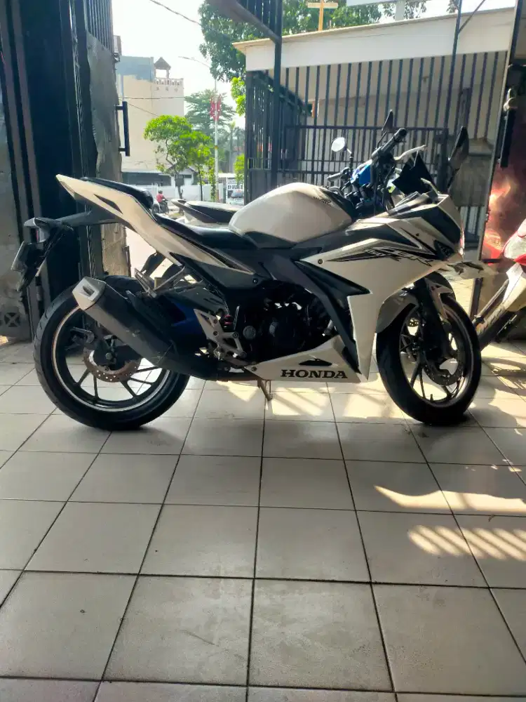 CBR 150 R tahun 2016