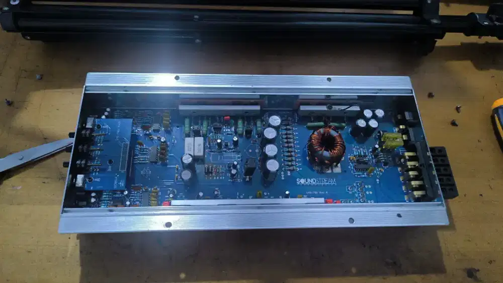 Soundstream p205 amplifier mobil