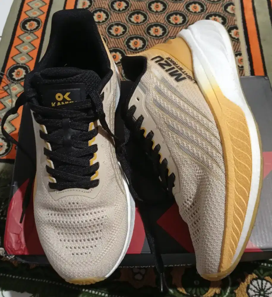 Sepatu Lari Kanky Mizu X Dr. Tirta