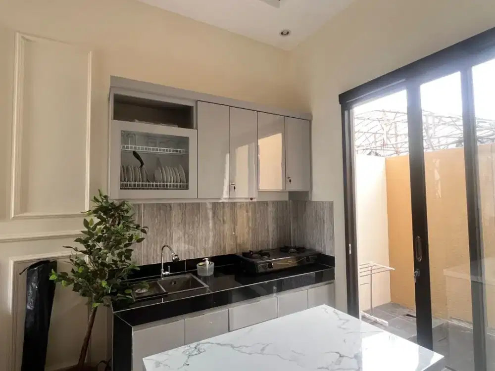 Jual Cepat Villa Full Furnish! Udara Dingin Asri, Bonus Kolam Renang, Investasi Terbaik di Batu.