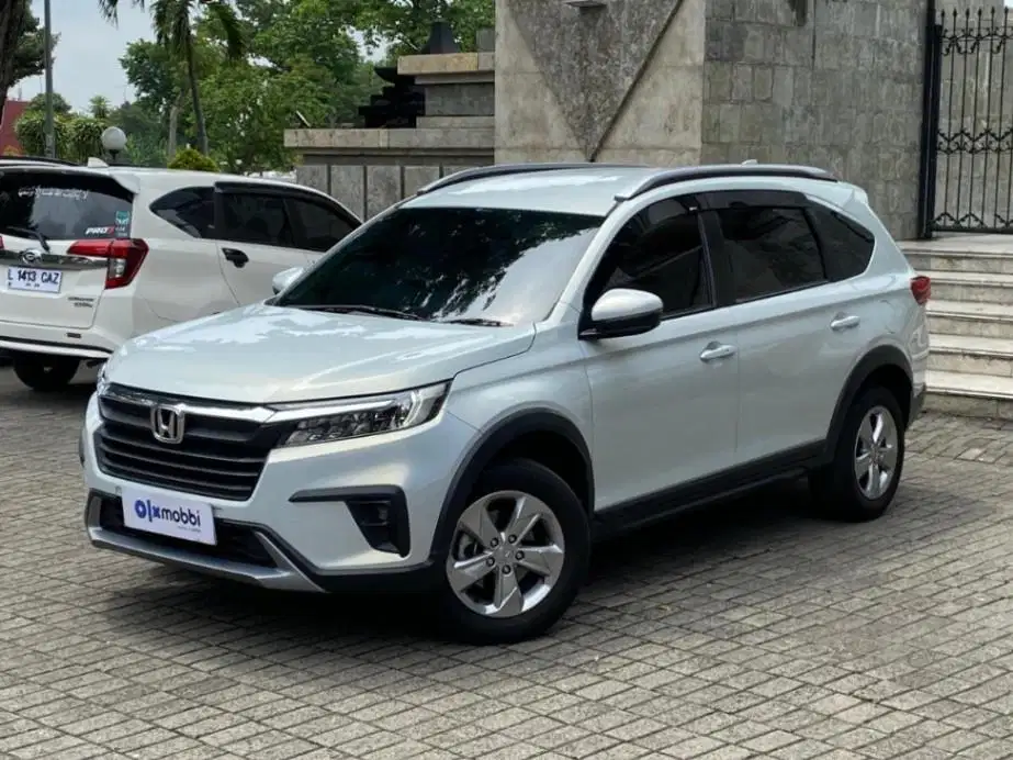 Like NEW Honda BR-V 1.5 E Bensin-MT 2024 Putih AGGZ