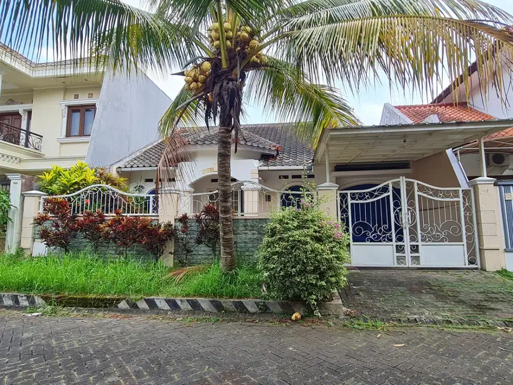 Murah Luas 240 m2 di Kawasan Elite Perumahan Araya Malang