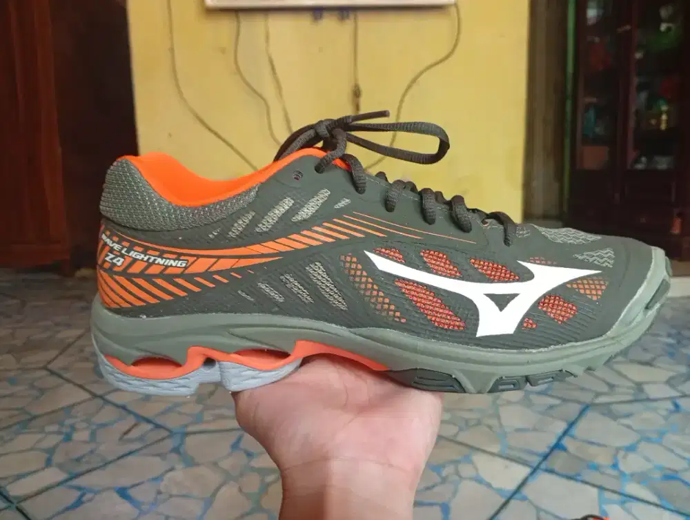Sepatu volleyball merk mejuzo saiz 42