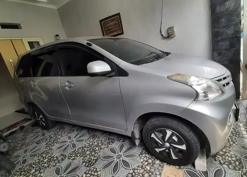 Xenia M 2014 Silver – KM 51rb Asli, Jarang Pakai, Pajak Hidup!
