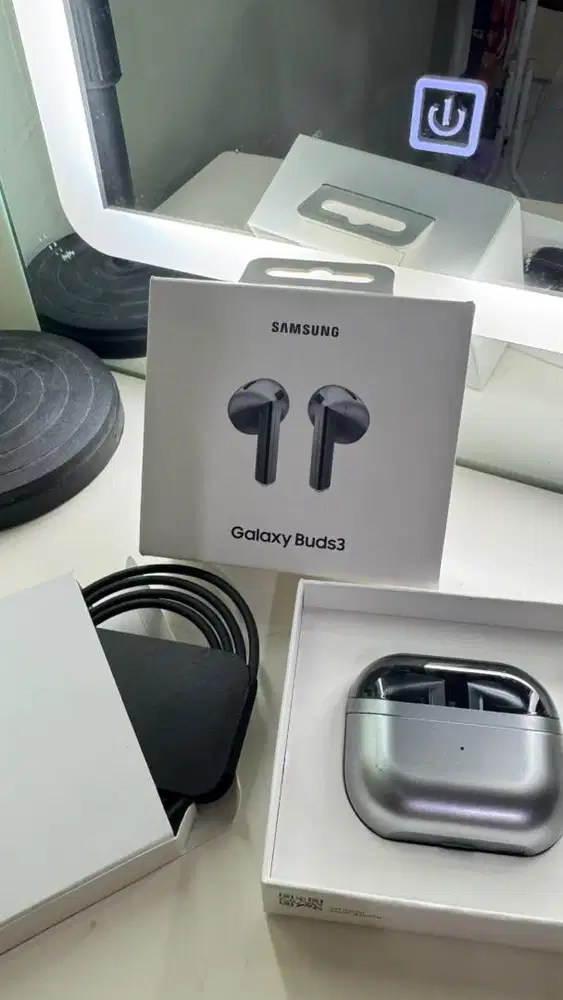 Preloved Samsung galaxy buds 3