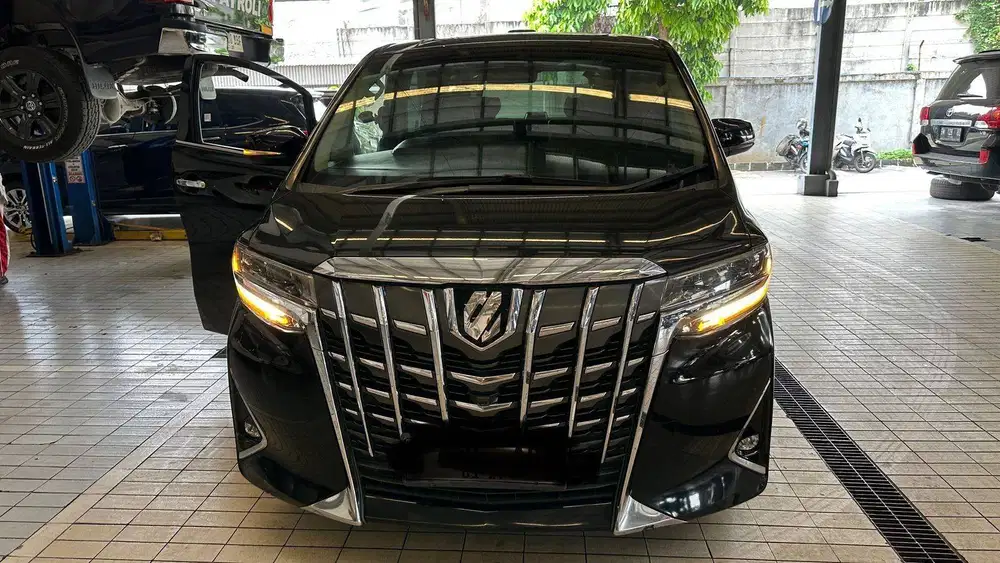 toyota alphard 2.4 g bensin matic AT 2018