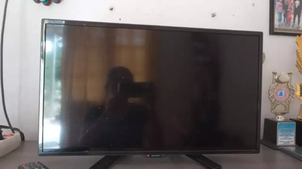 Jual santai aja gan TV Sharp 24 inc kondisi 95 % mulus no minus