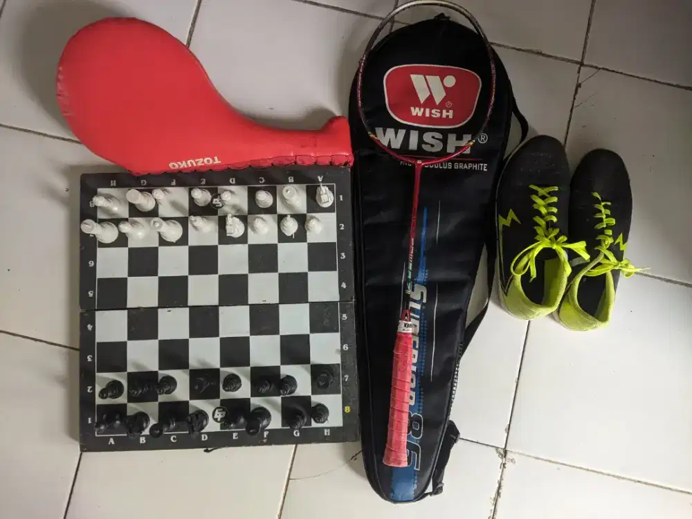 DIJUAL CEPAT CATUR, RAKET BADMINTON, SEPATU FUTSAL, TARGET DOBEL SHOOT