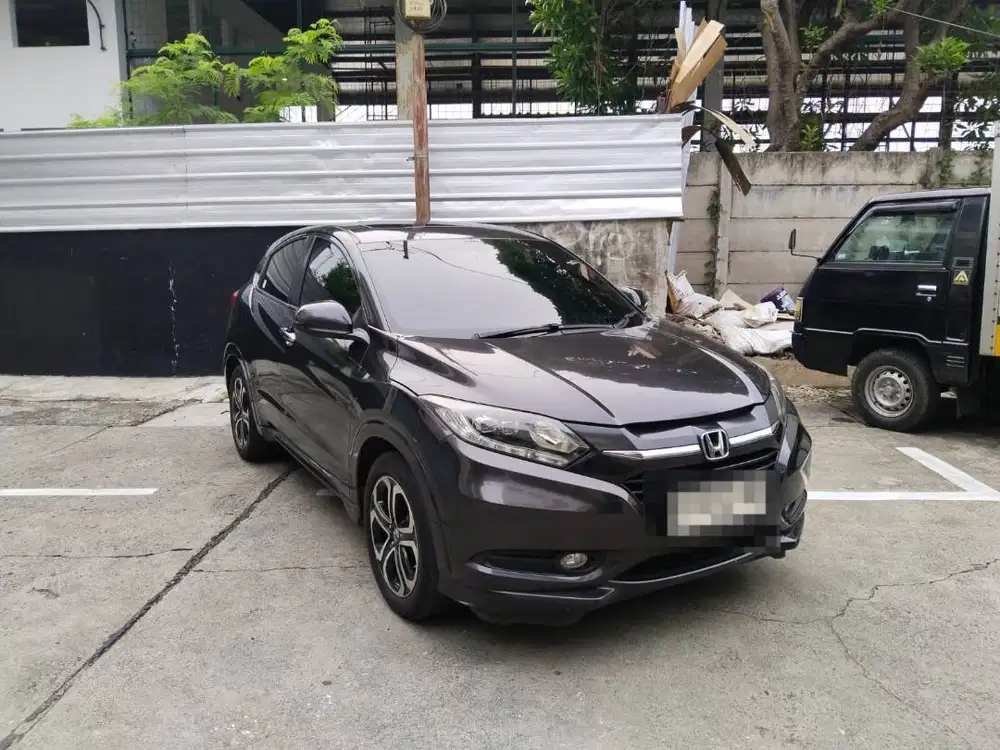 Honda HR-V 1.8 Prestige 2017 Warna Hitam