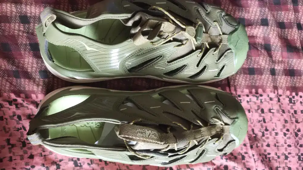 Sendal Sepatu Hoka Hopara