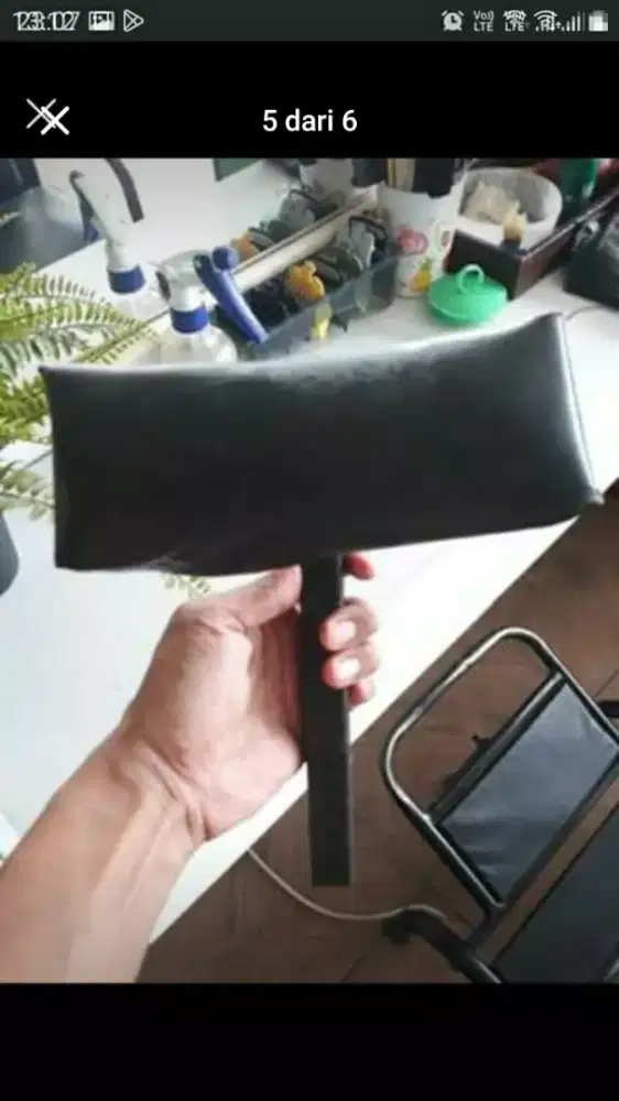 Tatakan leher kursi cukur pangkas