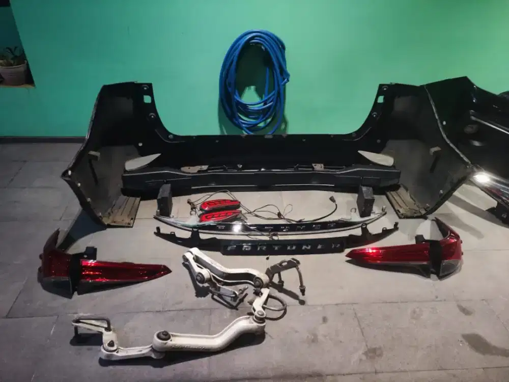 Bamper set dan head lamp Original Fortuner VRZ 2019