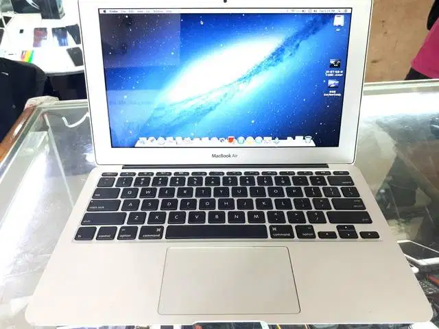 MacBook Air Late 2010 11 A1465 Core 2 Duo 1.4GHz RAM 2GB SSD 64GB