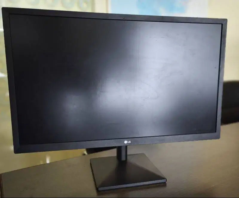MONITOR LG 24 Kondisi MATI