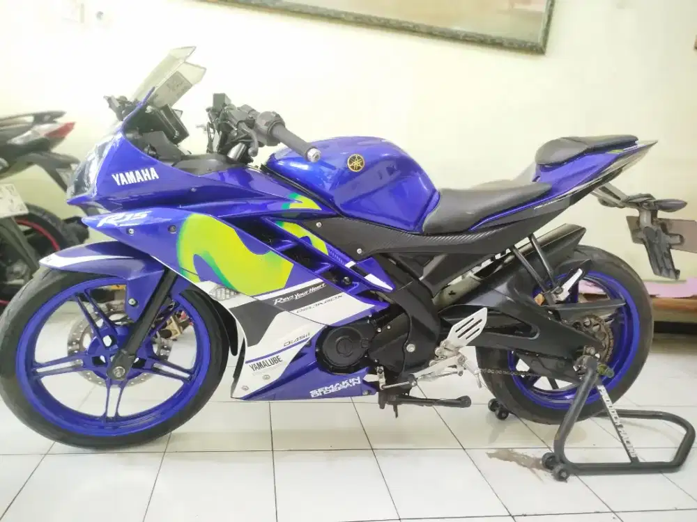 Yamaha R15 2016 biru movistar
