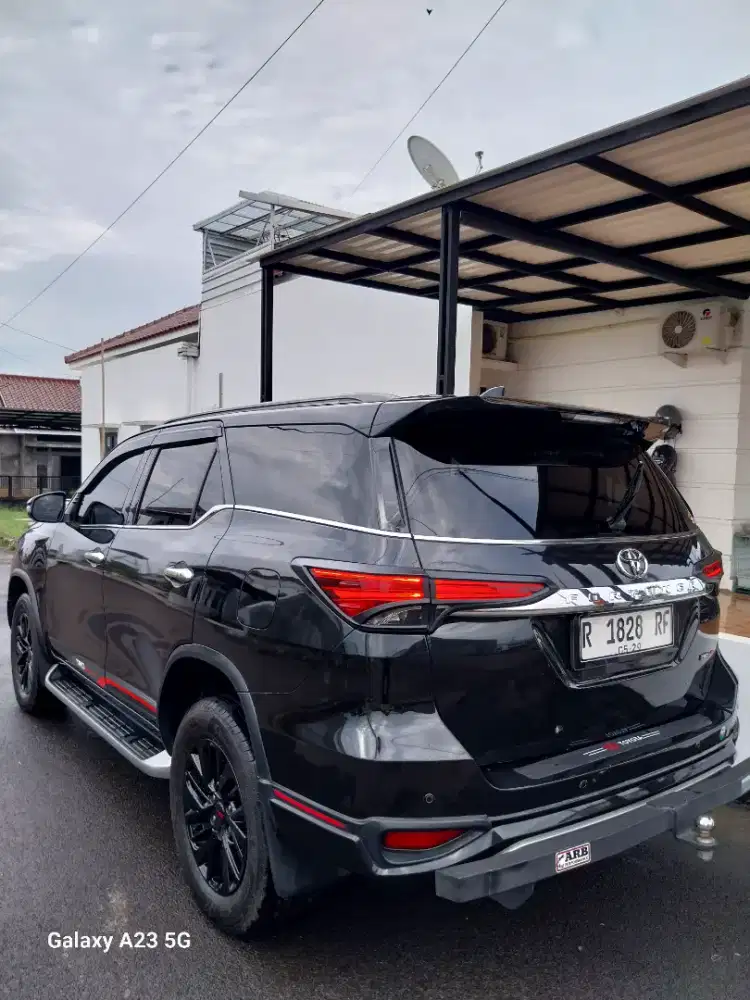 Toyota Fortuner Trd Sportivo 2.4 Th 2019 Hitam Plat R