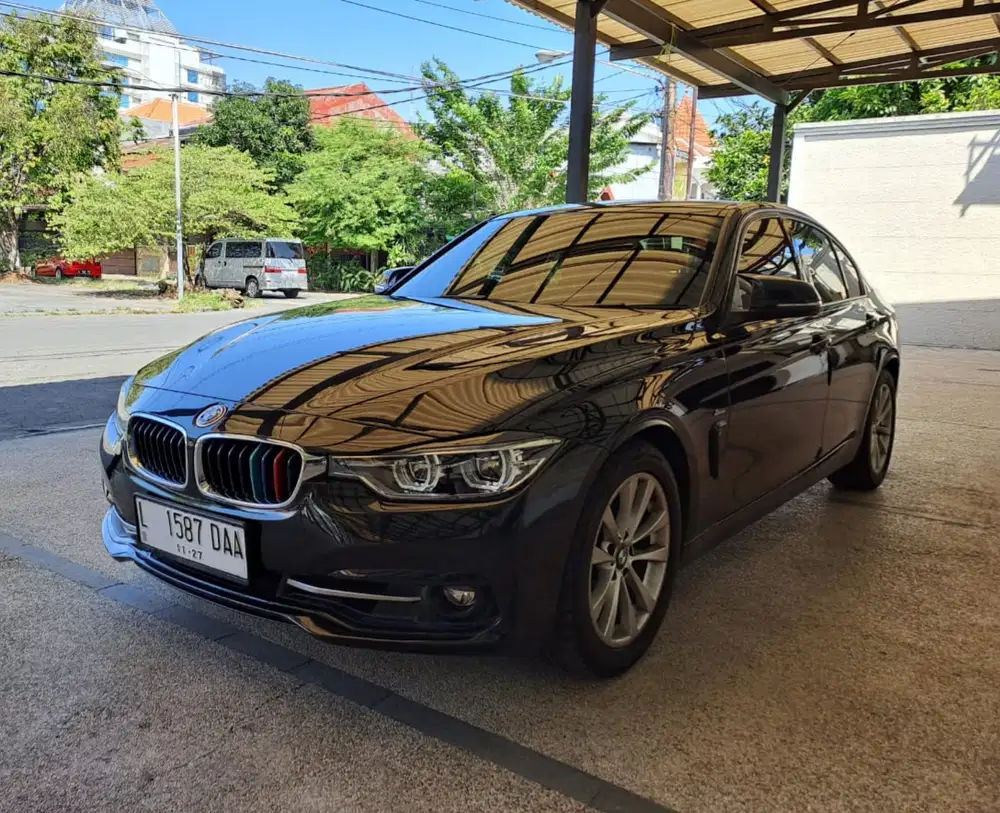 BMW 320i 2016 Bensin