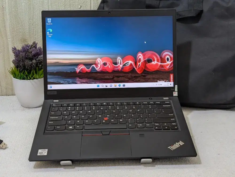 Laptop Lenovo Thinkpad T14 Core i7 Gen 10 Touchscreen LikeNew