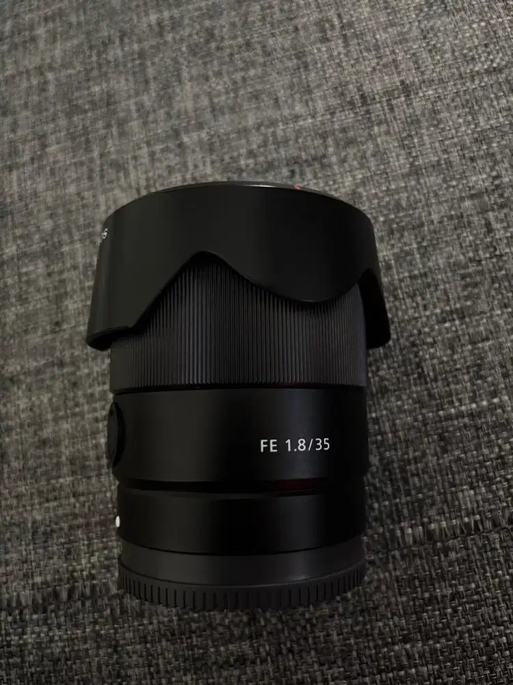 Lensa Sony FE 35mm F1.8