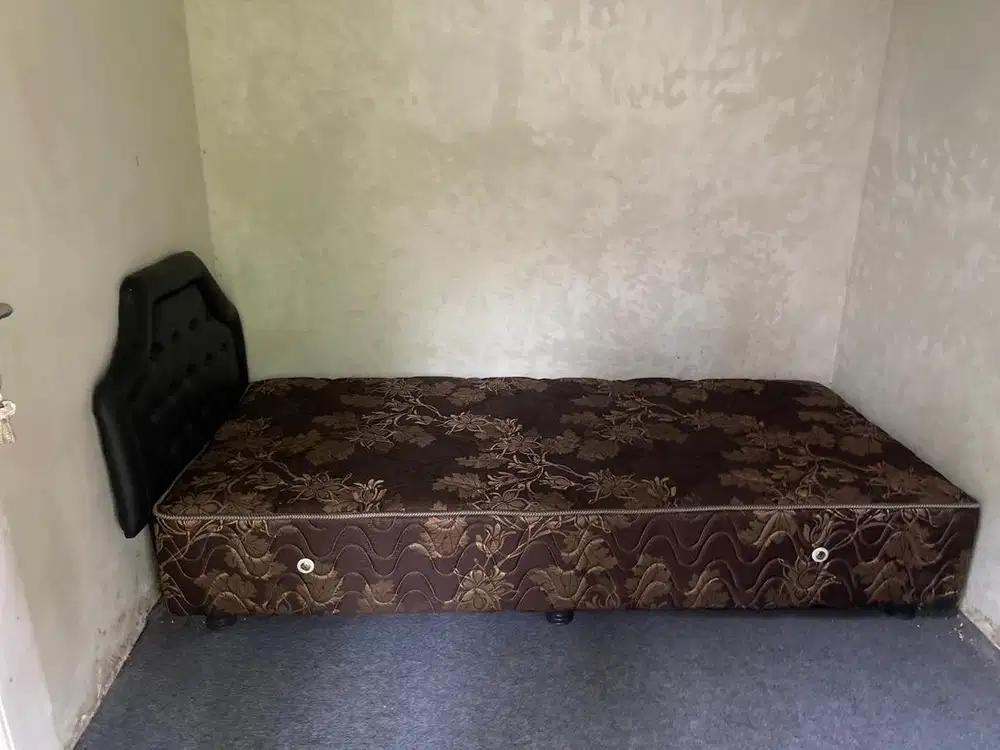 Kasur 8x200 murah masih bagus