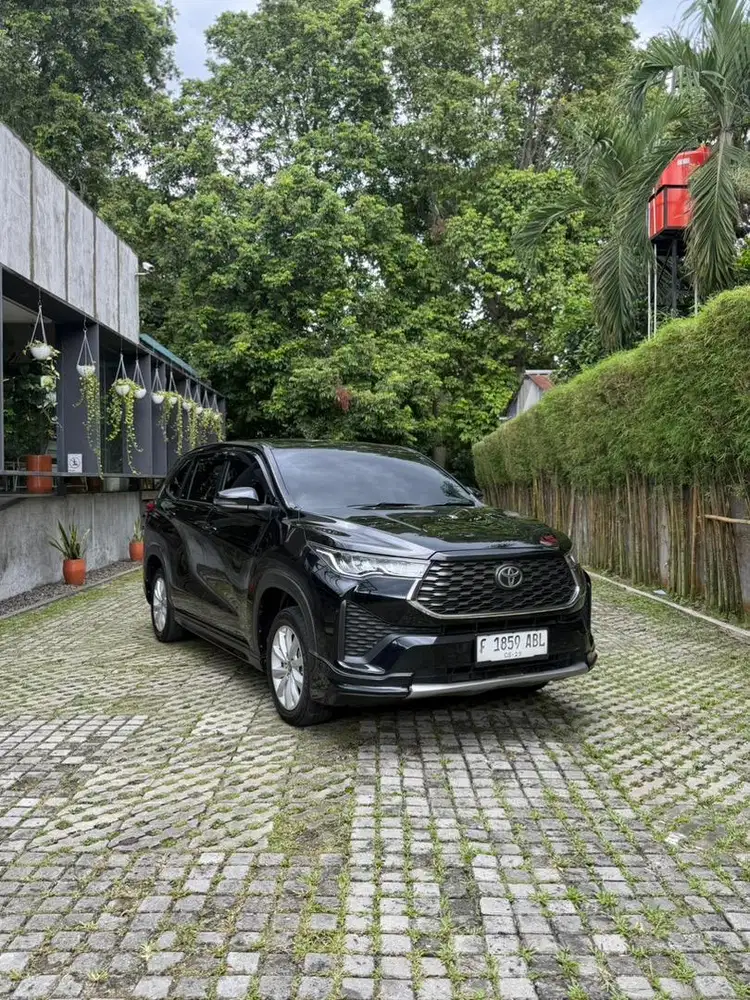 Zenix V non hybrid 2024 Hitam F kota