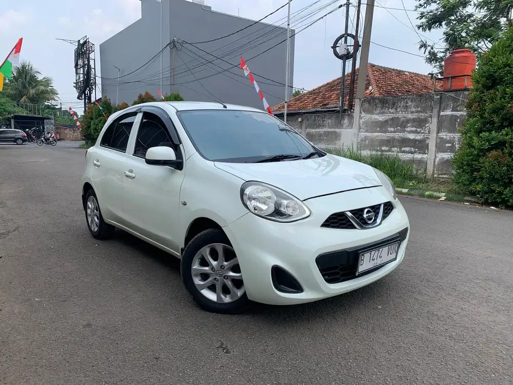 Citty car irit Nissan march 2014 manual terawat dan siap jalan!
