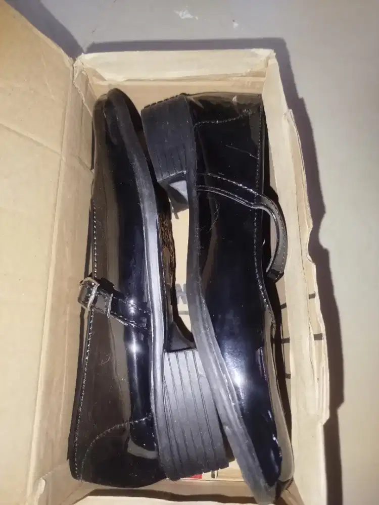 Sepatu Pantofel Wanita