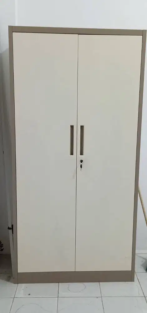 Informa Kiev I Lemari Pakaian Besi 2 Pintu - Cokelat Muda