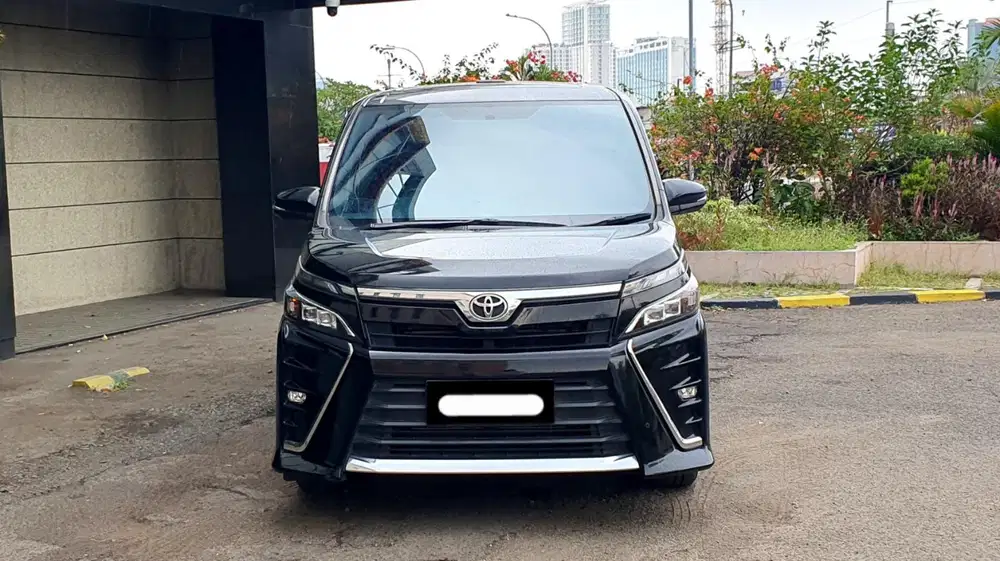 Toyota voxy 2020 hitam sunroof