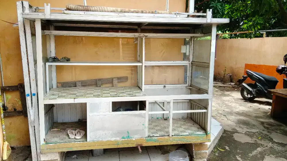 Dijual Second Gerobak kaca Etalase Aluminium