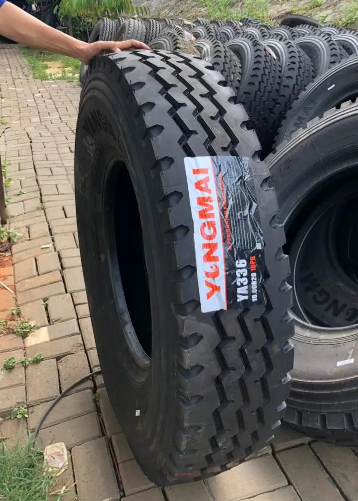Ban Truk Truck China merk Yongmai ukuran 10.00R20 & 12.00R20