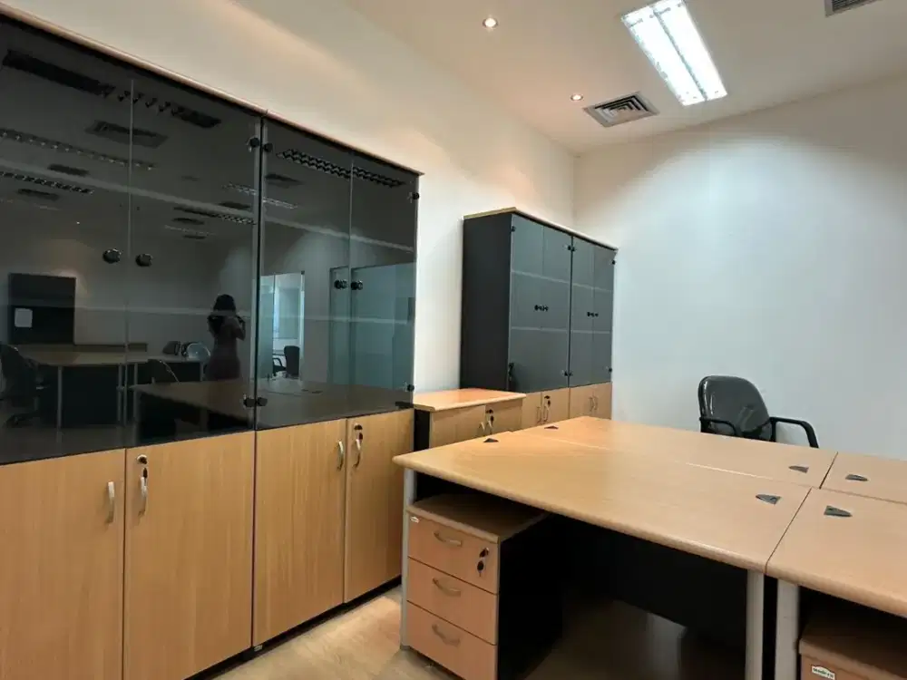 Disewakan Neo Soho Office Apl Tower Furnished