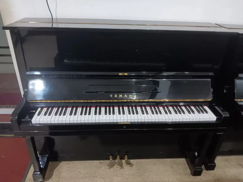 PIANO YAMAHA U2