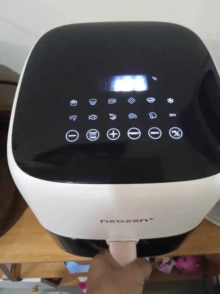 Dijual cepat Neozen Digital Air Fryer 4L