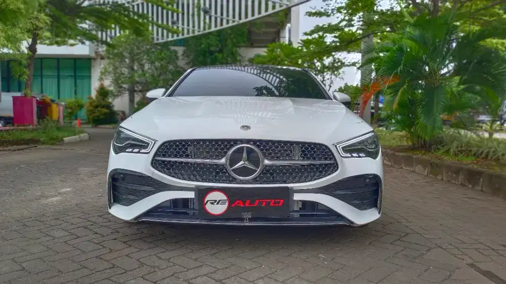 MERCEDES BENZ CLA200 AMG AT PUTIH