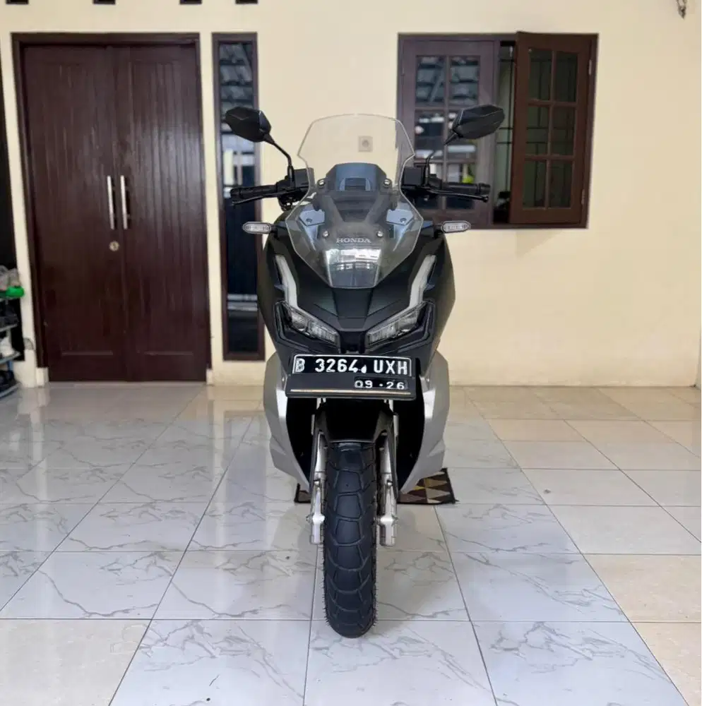 Honda ADV 150 CBS ISS Keyless MULUSSS Pajak Hidup Panjang