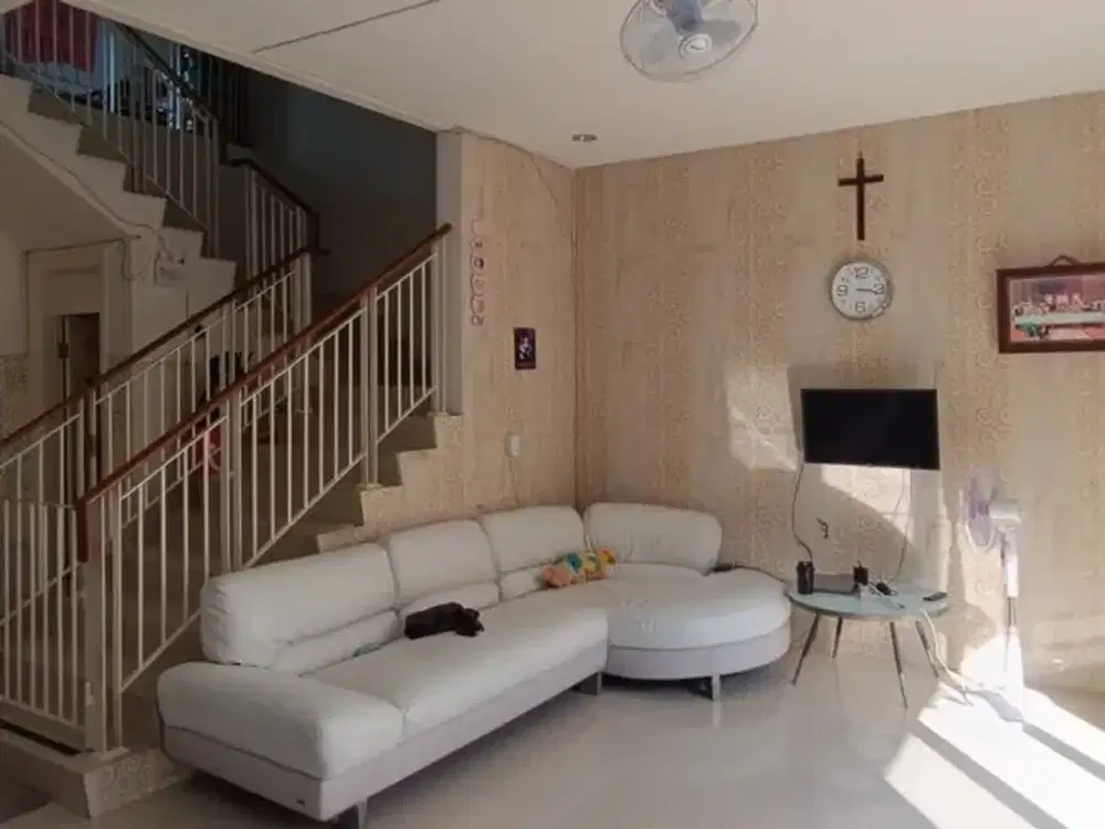 Dijual Rumah Malibu Palm Beach Pakuwon City Surabaya Semi Furnish