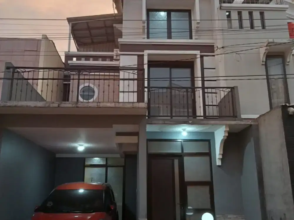 Dijual Rumah 3 Lantai Full Furnish di D’Marco Diamond Depok