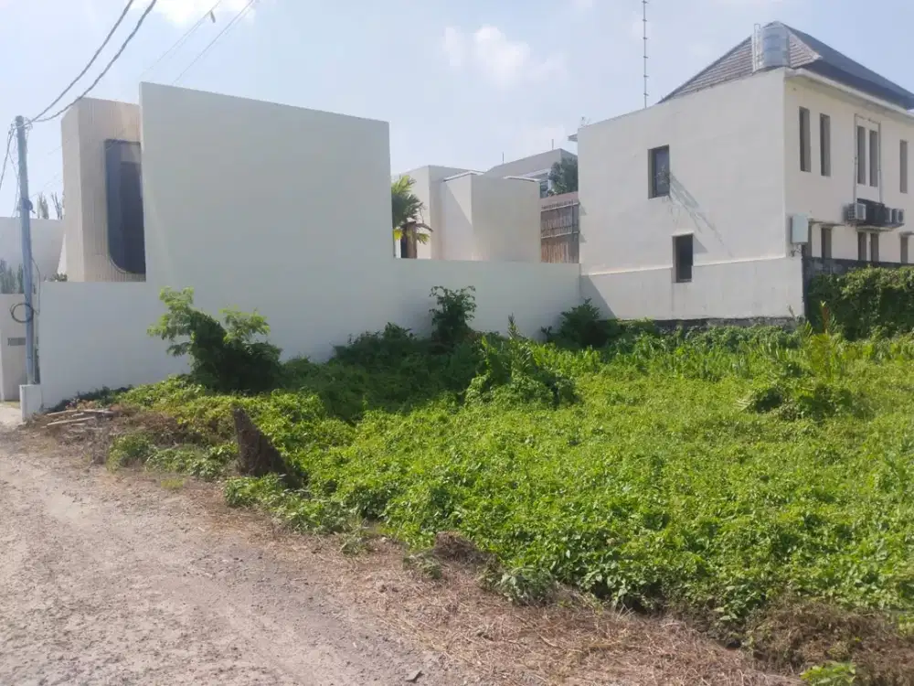Tanah Strategis 400m² Belakang Starbucks Brawa Canggu – Akses Aspal 5m