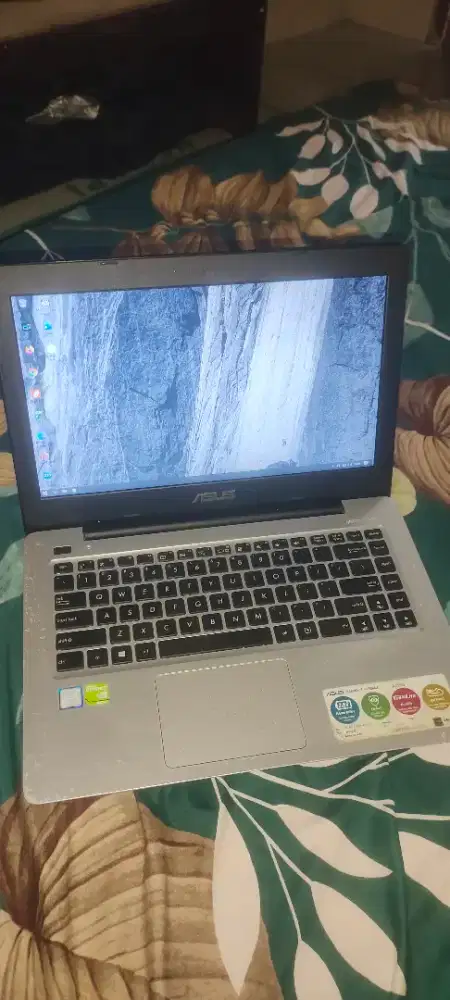 Asus Intel Core i5-7200U Gen7 RAM 8GB DDR4 SSD120GB+HDD
VGA NVIDIA 2GB